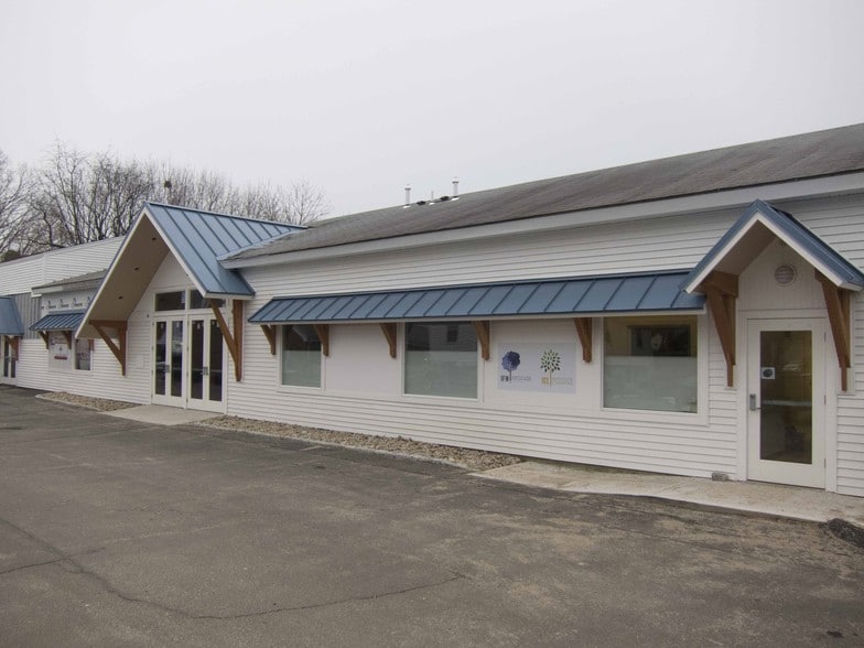 32 Wall St, Madison, CT for lease - Building Photo - Image 2 of 11