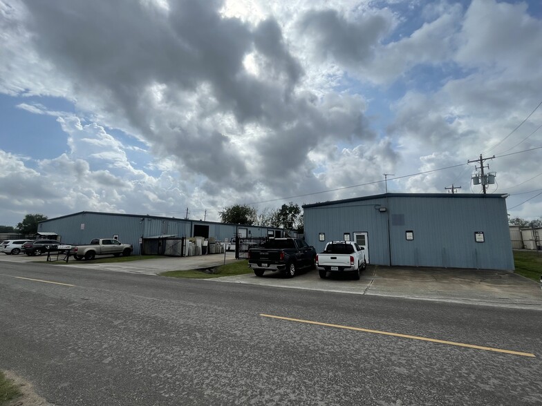 940 Hodgkins St, Houston, TX for lease - Building Photo - Image 2 of 5