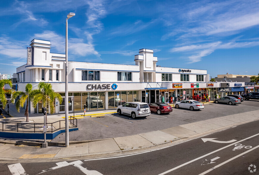 10681 Gulf Blvd, Treasure Island, FL for lease - Primary Photo - Image 1 of 8