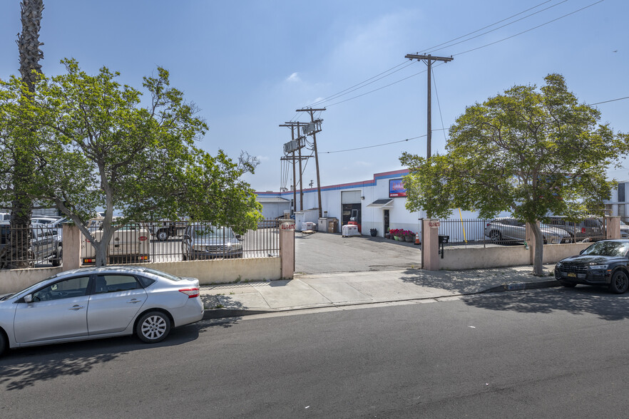 7820 Gloria Ave, Van Nuys, CA for sale - Building Photo - Image 3 of 29