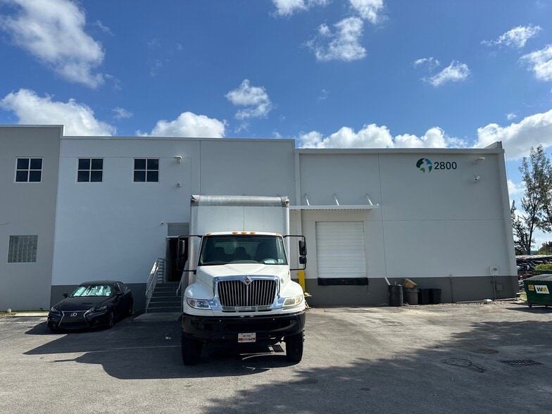 2800 NW 125th St, Miami, FL for lease - Building Photo - Image 1 of 10