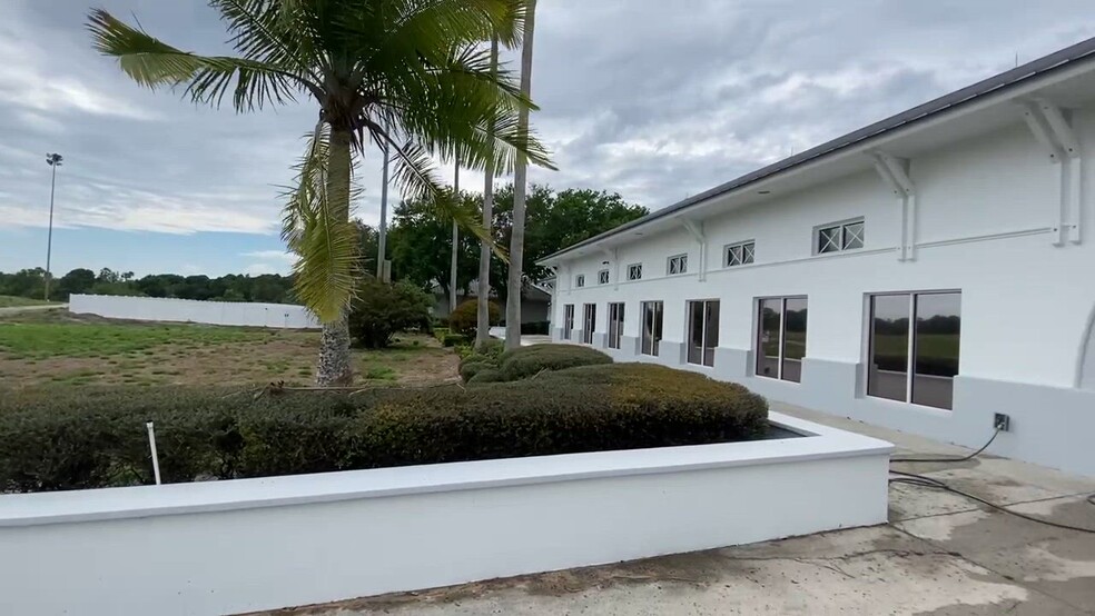 8561 Commerce Centre Dr, Port Saint Lucie, FL for lease - Commercial Listing Video - Image 3 of 11