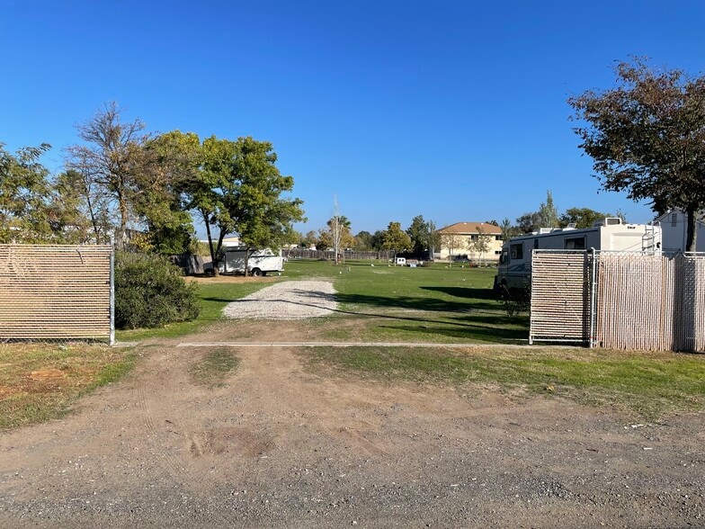 1517-1521 Grace Ave, Sacramento, CA for sale - Building Photo - Image 3 of 3