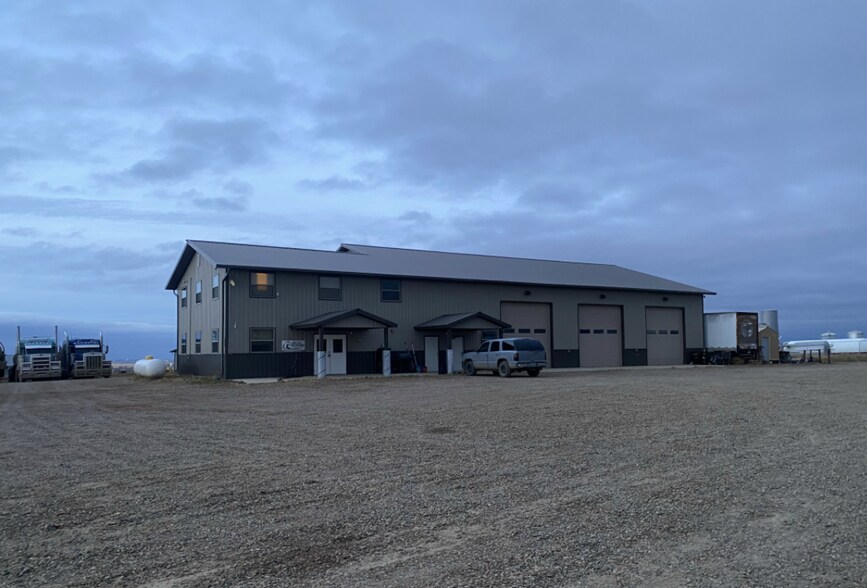4126 144th Ave NW, Alexander, ND for sale - Primary Photo - Image 1 of 1