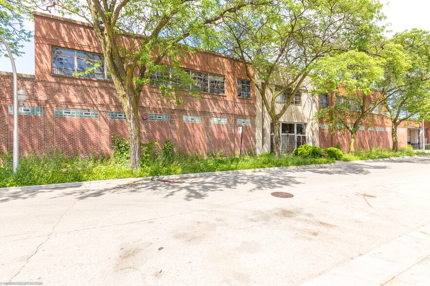 4230 W Drummond Pl, Chicago, IL for sale - Building Photo - Image 3 of 10