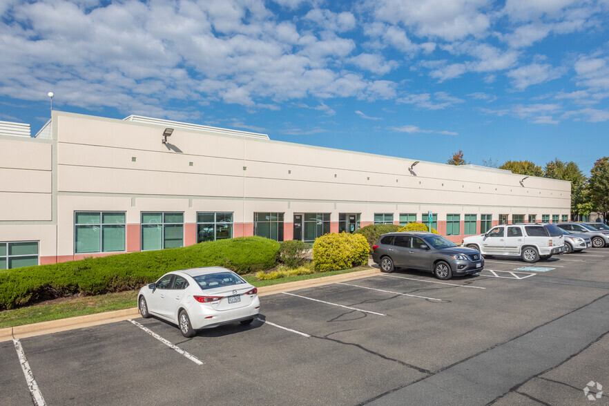 7565-7663 Coppermine Dr, Manassas, VA for lease - Building Photo - Image 2 of 4