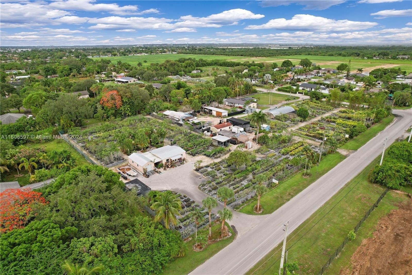 31875 SW 197th Ave, Homestead, FL for sale Primary Photo- Image 1 of 10