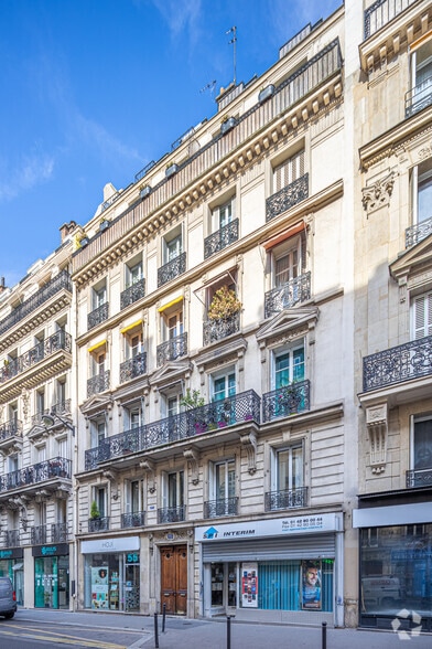 55 Rue De Maubeuge, Paris for lease - Primary Photo - Image 1 of 4