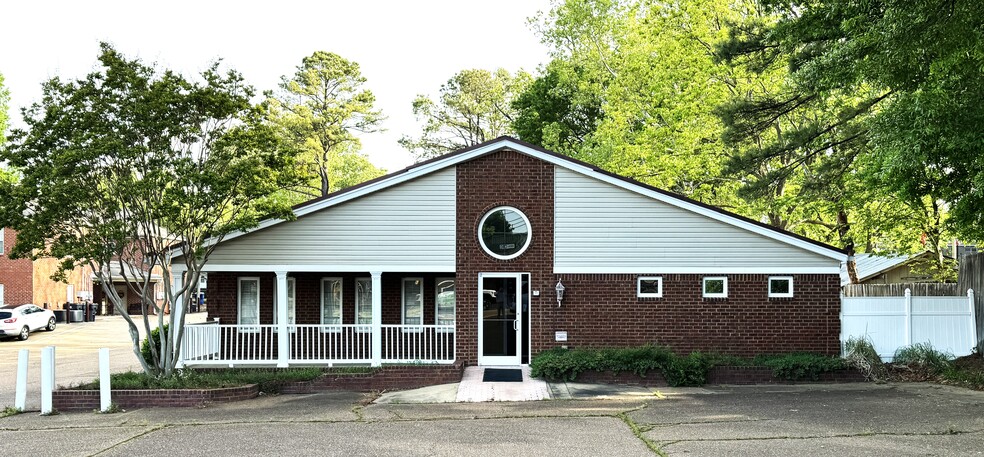 124 W Commerce St, Hernando, MS for lease - Building Photo - Image 1 of 9