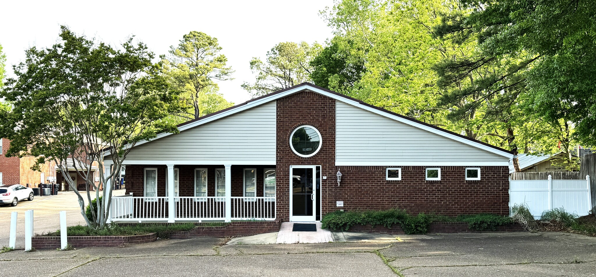 124 W Commerce St, Hernando, MS for lease Building Photo- Image 1 of 10