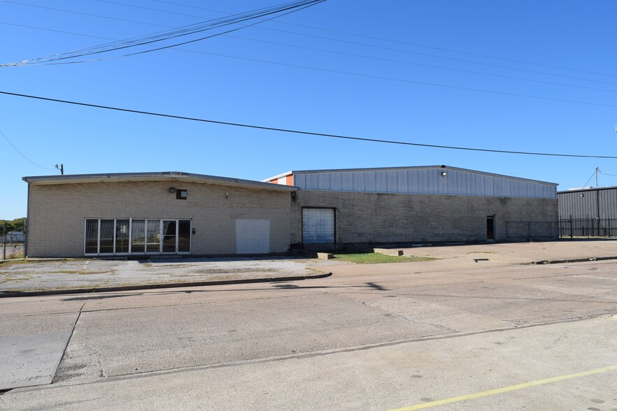 807-811 Mercury Ave, Duncanville, TX for sale - Building Photo - Image 2 of 4