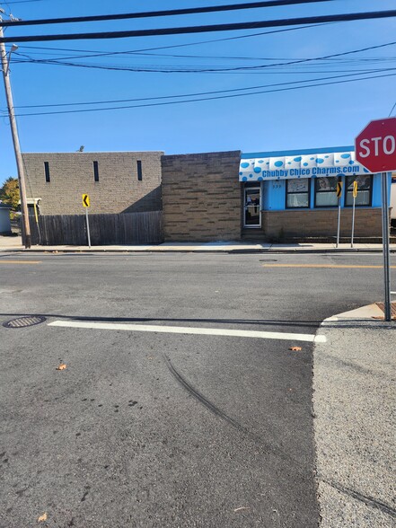 339 Woonasquatucket Ave, North Providence, RI for sale - Building Photo - Image 3 of 3