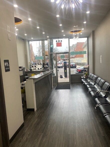 4116 Junction Blvd, Flushing, NY for lease - Interior Photo - Image 1 of 6