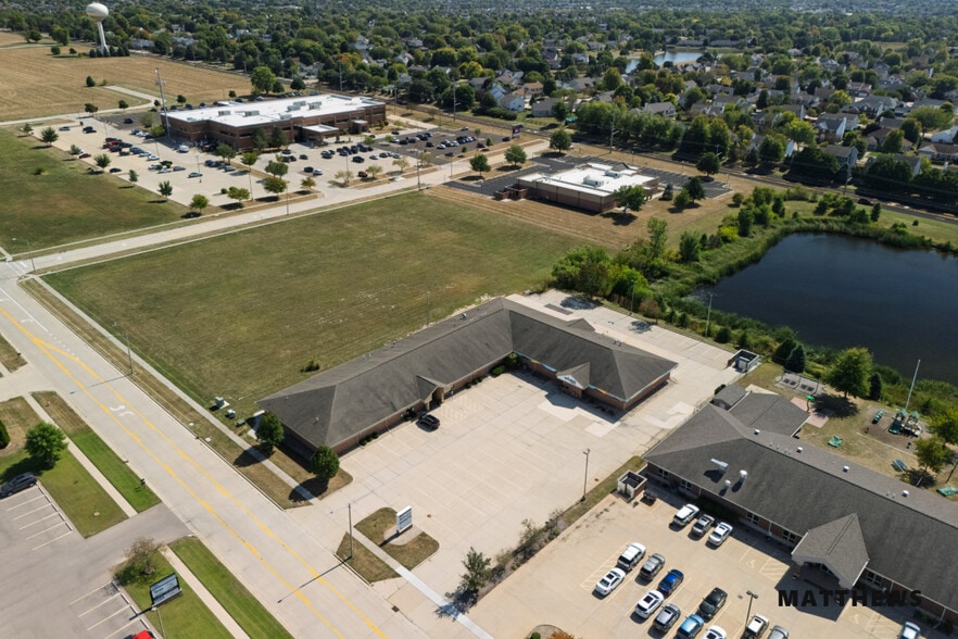 2005 Jacobssen Dr, Normal, IL for sale - Building Photo - Image 2 of 3