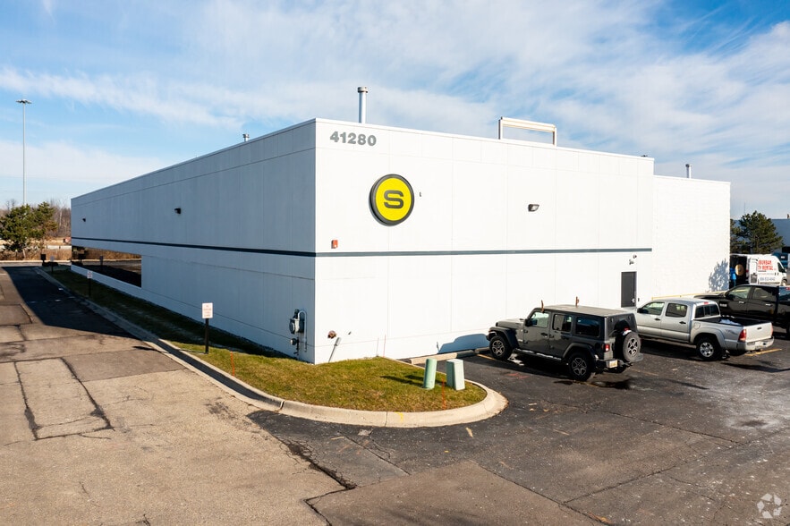 41280 Bridge St, Novi, MI for lease - Building Photo - Image 2 of 6