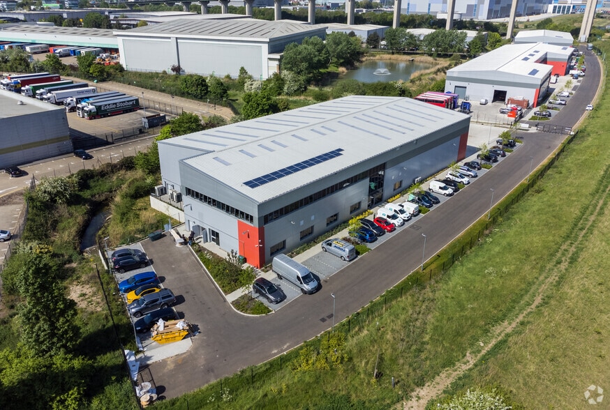 Bridge Clos, Dartford for sale - Primary Photo - Image 1 of 1