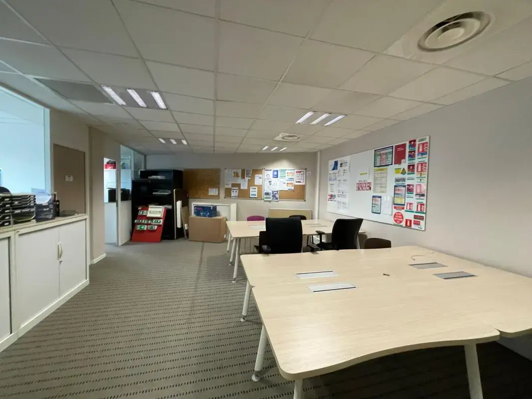 Flex in Ivry-sur-Seine for lease Interior Photo- Image 1 of 2