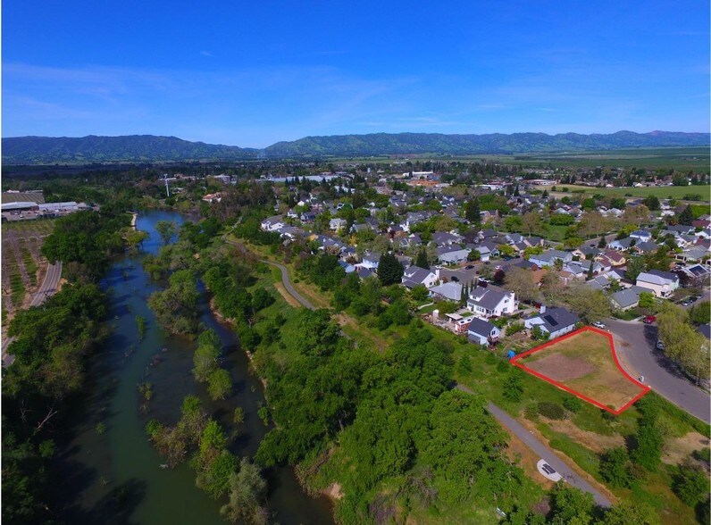 Creekside Way, Winters, CA for sale - Primary Photo - Image 1 of 1