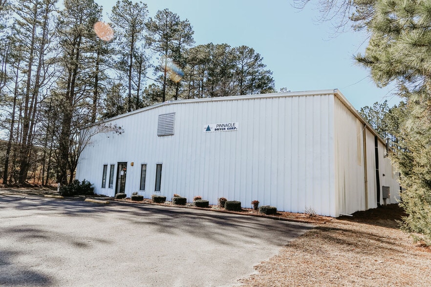 307 Fields Dr, Aberdeen, NC for lease - Building Photo - Image 1 of 24