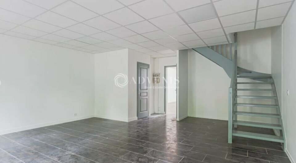 7 Rue Jean-Jacques Rousseau, Grigny for lease - Interior Photo - Image 3 of 4