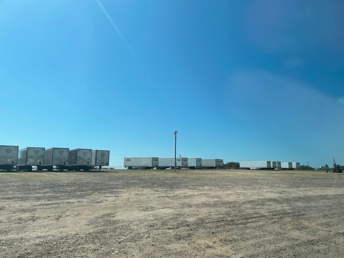 16464 US Highway 83 N, Laredo, TX 78045 Industrial for Lease