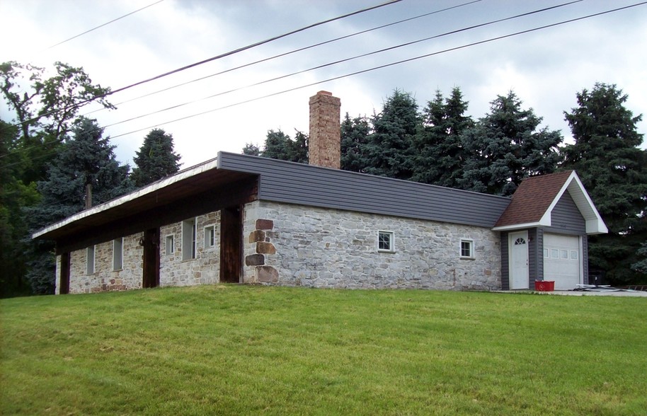 359 Lewisberry Rd, New Cumberland, PA for sale - Building Photo - Image 1 of 1