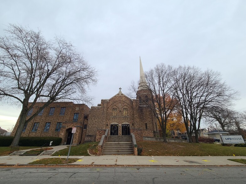 2100 Kentucky Ave, Fort Wayne, IN for sale - Building Photo - Image 2 of 5