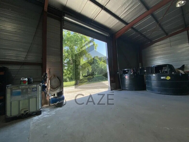 Flex in Bassens for lease - Interior Photo - Image 2 of 9