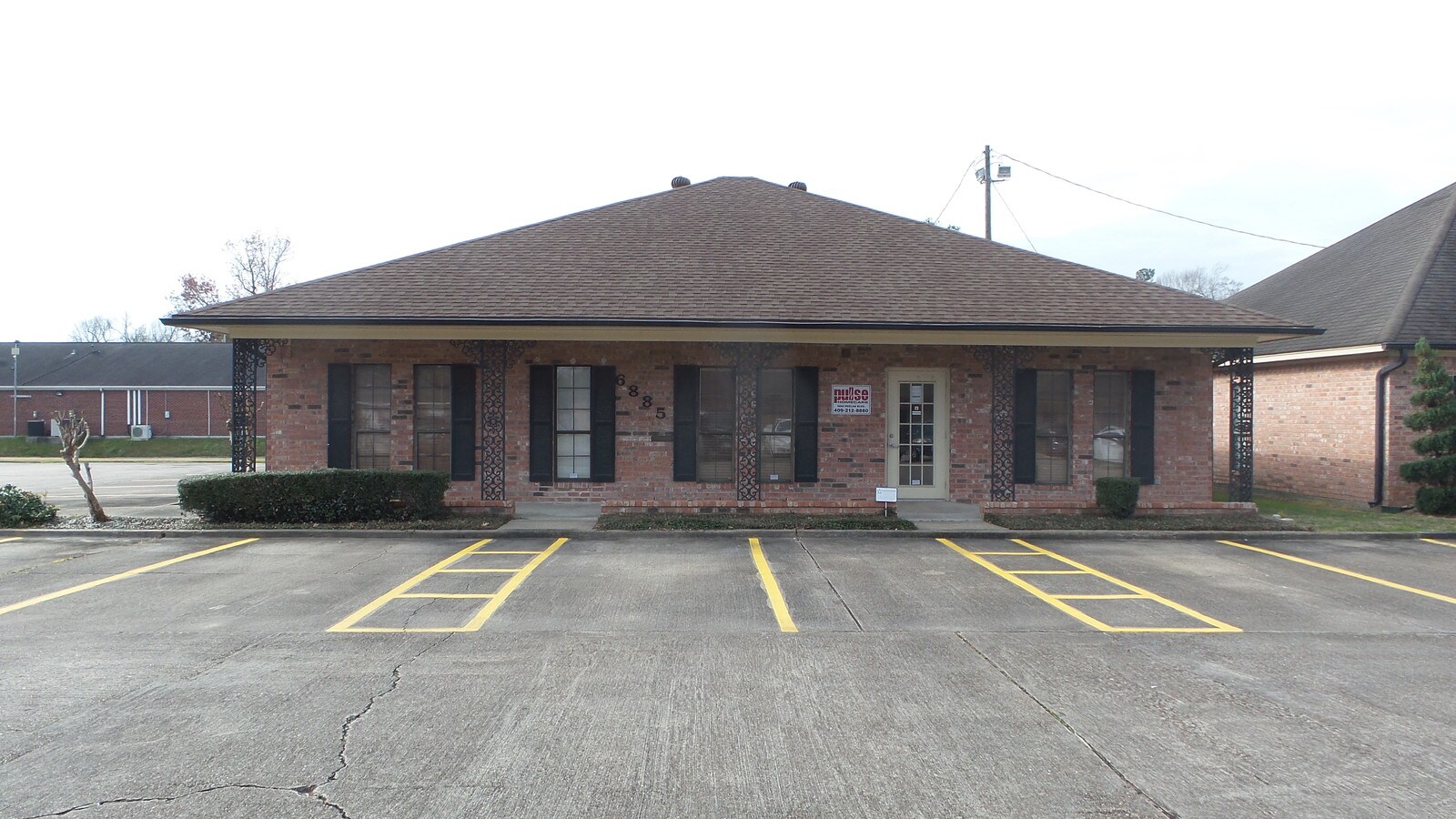 6885 Phelan Blvd, Beaumont, TX 77706