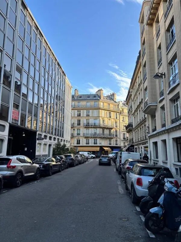 Retail in Paris for lease Building Photo- Image 1 of 7