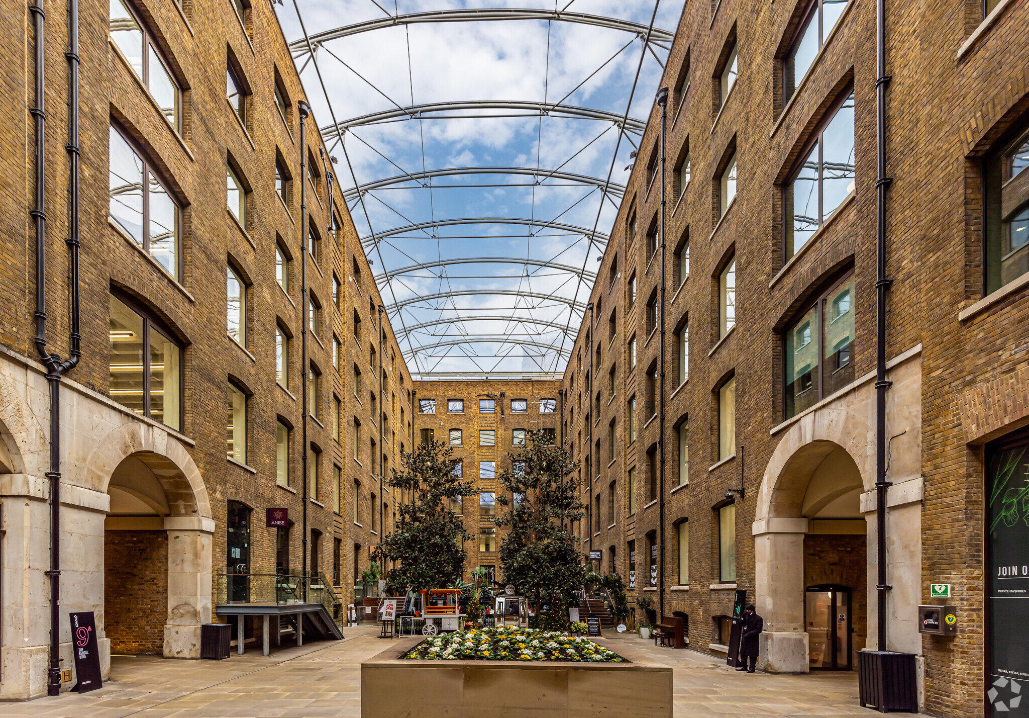 9 Devonshire Sq, London for sale Primary Photo- Image 1 of 1