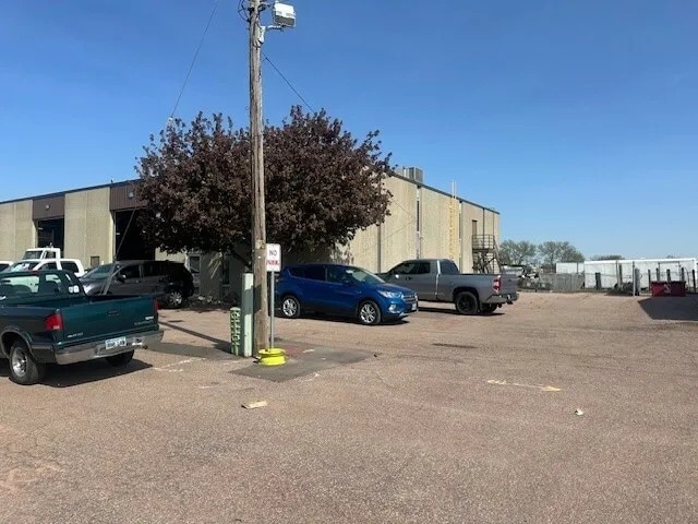 2808 W 6th St, Sioux Falls, SD for lease - Building Photo - Image 2 of 9