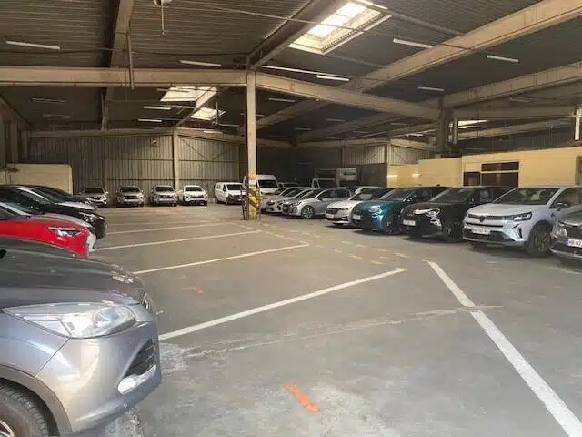 Location Local d'activités 1 738 m² - Photo 1