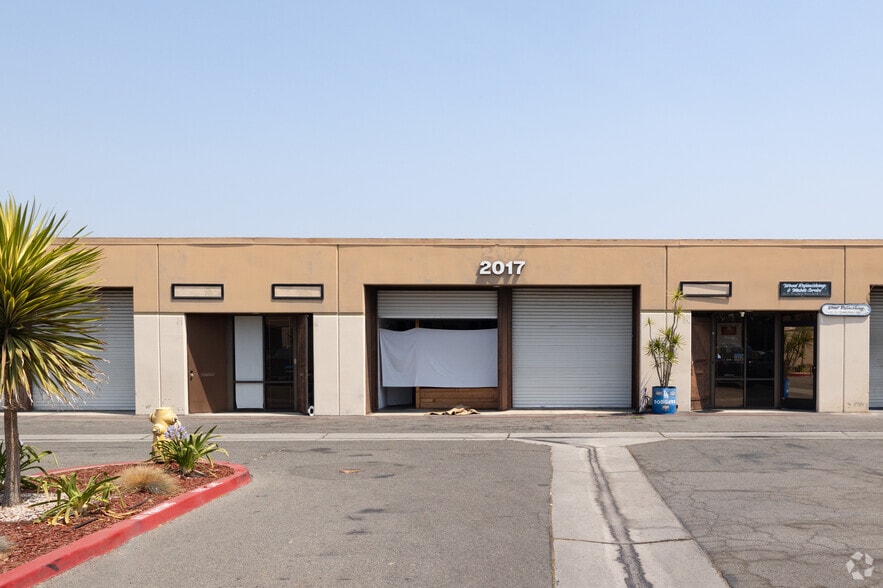 2017 W Commonwealth Ave, Fullerton, CA for lease - Building Photo - Image 3 of 4