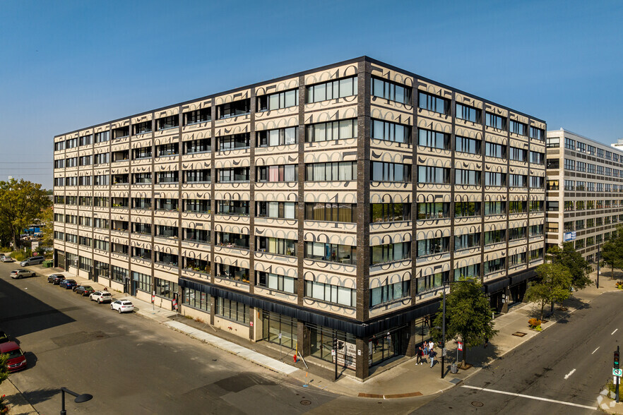 9319-9323 Av De L'esplanade, Montréal, QC for sale - Building Photo - Image 1 of 30