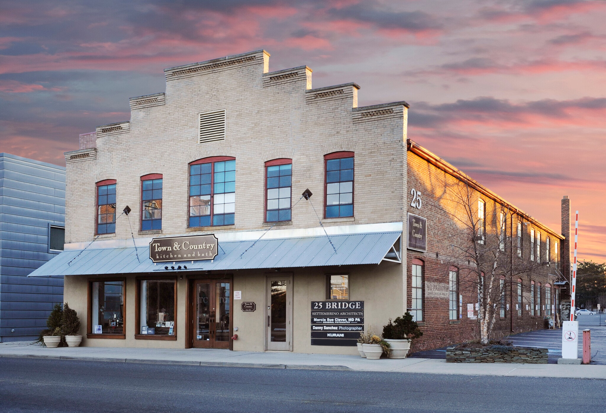 25 Bridge Ave, Red Bank, NJ for lease Building Photo- Image 1 of 4