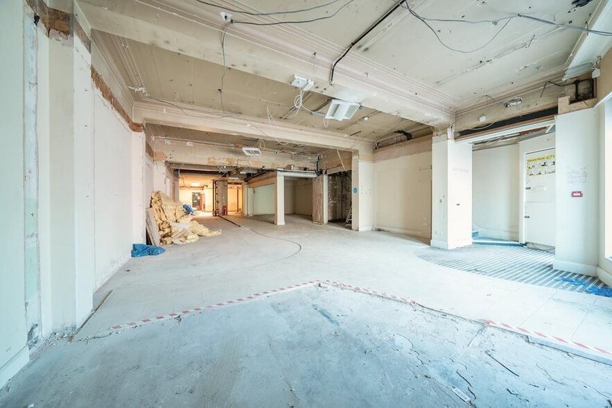 15-17 Bridge St, Pinner for lease - Interior Photo - Image 2 of 7