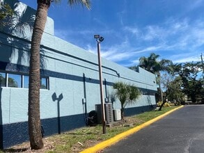 7351 W Oakland Park Blvd, Fort Lauderdale, FL for lease Interior Photo- Image 1 of 34