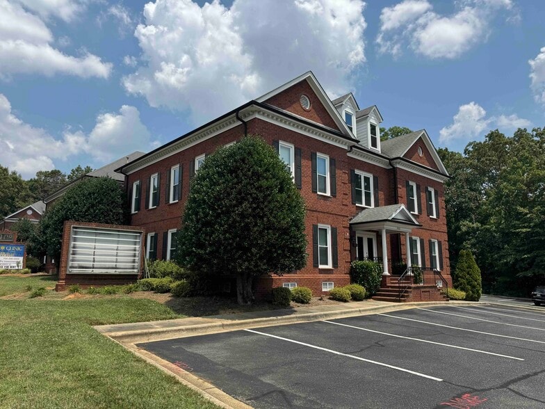 2602 W Roosevelt Blvd, Monroe, NC for lease - Building Photo - Image 2 of 14