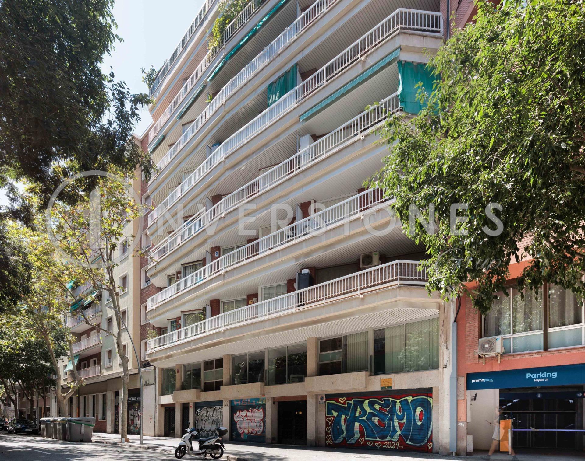 Retail in Barcelona, Barcelona for lease Interior Photo- Image 1 of 19