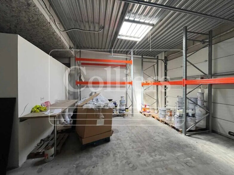 Office in Aix-en-Provence for lease - Interior Photo - Image 2 of 11