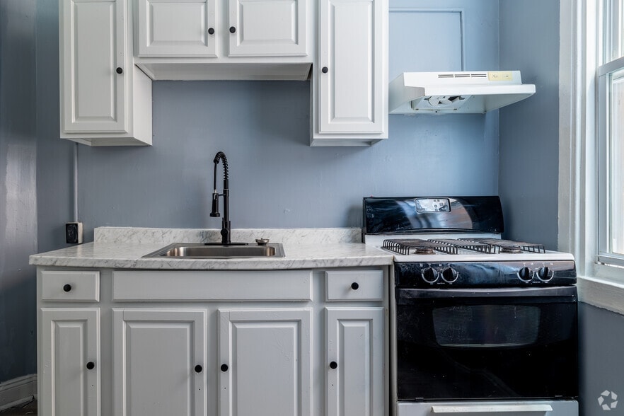 1015 Cathedral St, Baltimore, MD for lease - Building Photo - Image 3 of 10