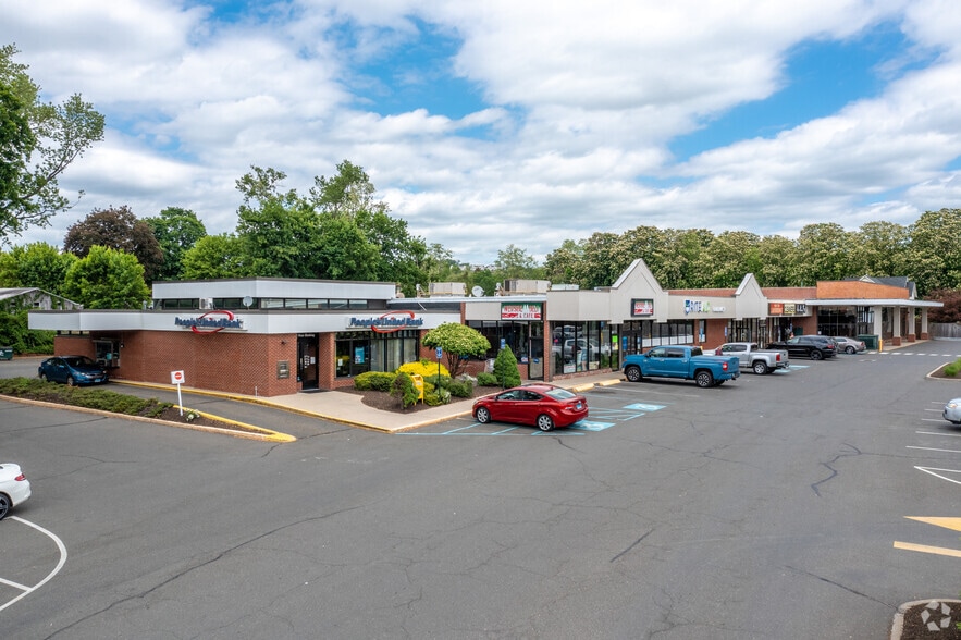 279-293 Greenwood Ave, Bethel, CT for lease - Primary Photo - Image 1 of 4