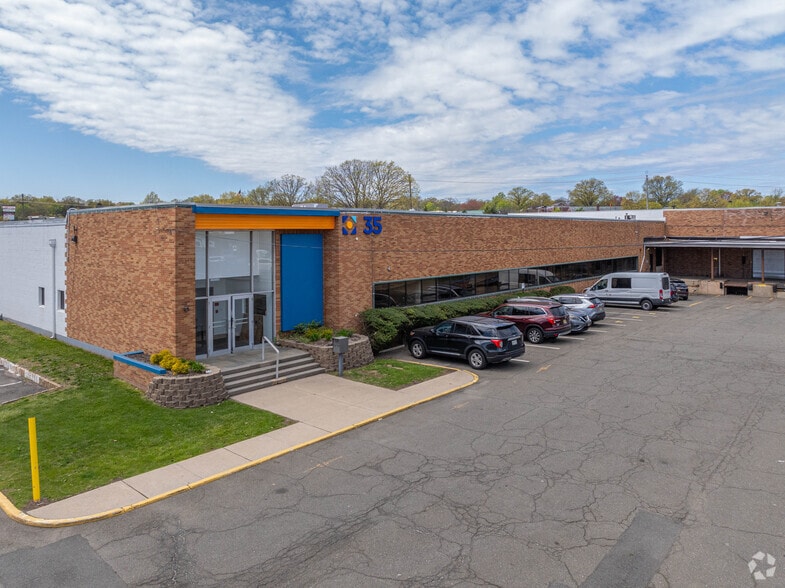 35 Styertowne Rd, Clifton, NJ for lease - Primary Photo - Image 1 of 5