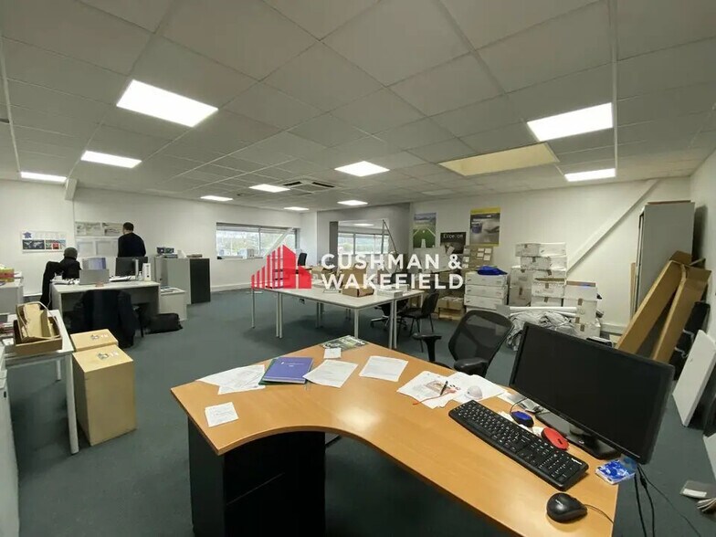 Flex in Toulouse for lease - Interior Photo - Image 3 of 5