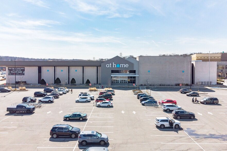 5101-9119 Fashion Dr, Nanuet, NY for lease - Building Photo - Image 2 of 13