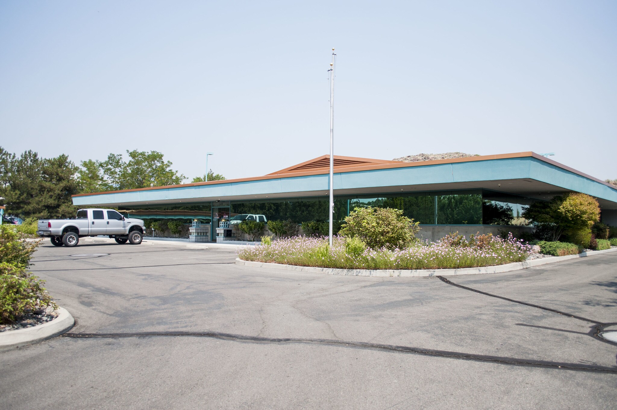 9400 Gateway Dr, Reno, NV for sale Building Photo- Image 1 of 1