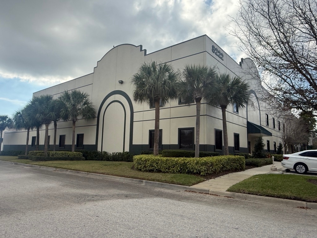 8222 118th Ave, Largo, FL 33773 - Unit 600 -  - Interior Photo - Image 1 of 36