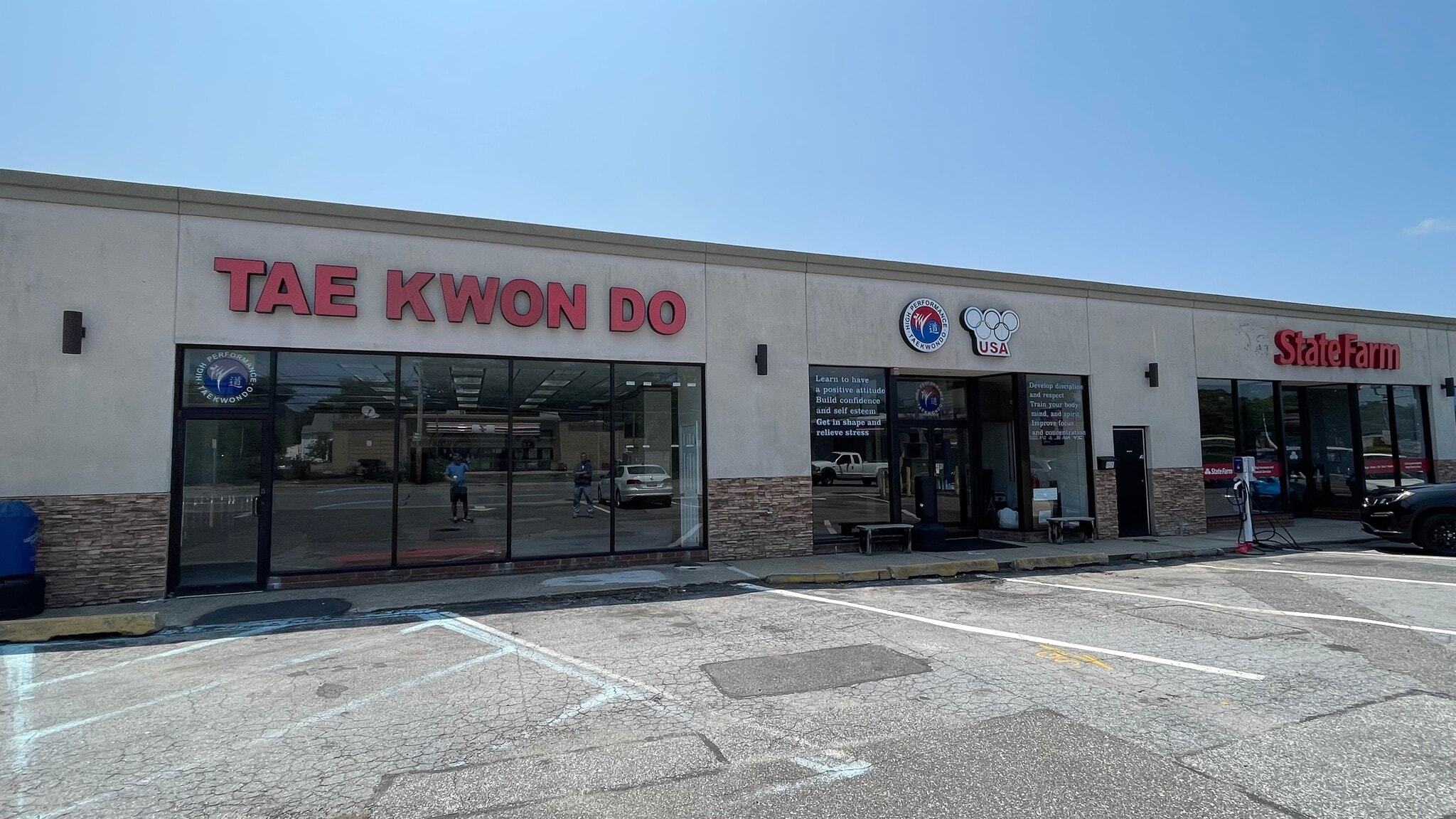 3024-3040 Jericho Tpke, East Northport, NY for lease Building Photo- Image 1 of 2