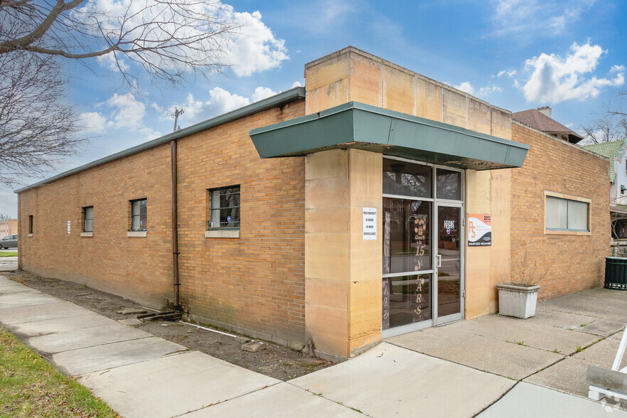 2052 Collingwood Blvd, Toledo, OH for sale - Building Photo - Image 1 of 1